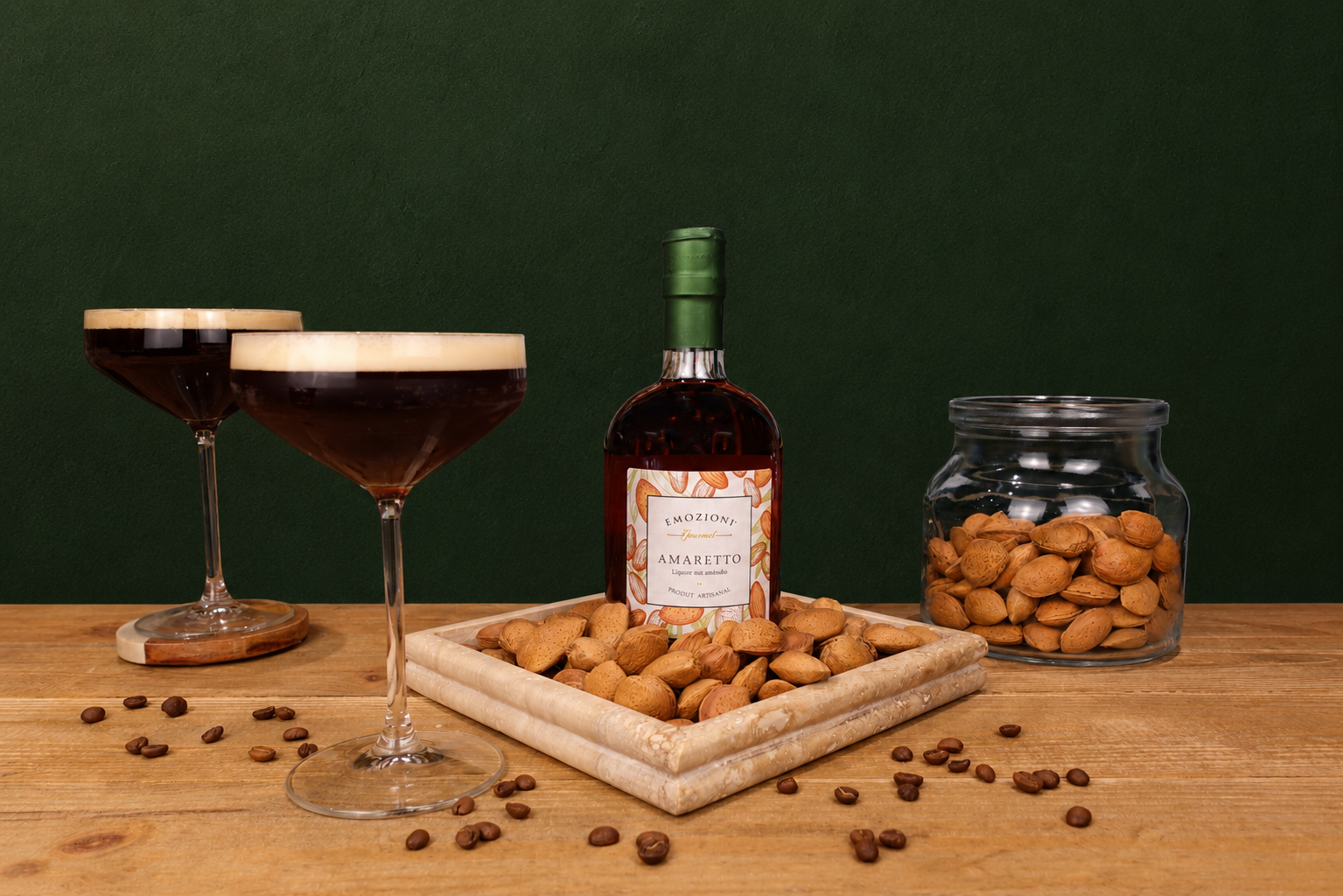 Almond Espresso Martini : le cocktail qui sublime notre Amaretto artisanal - Emozioni Gourmet